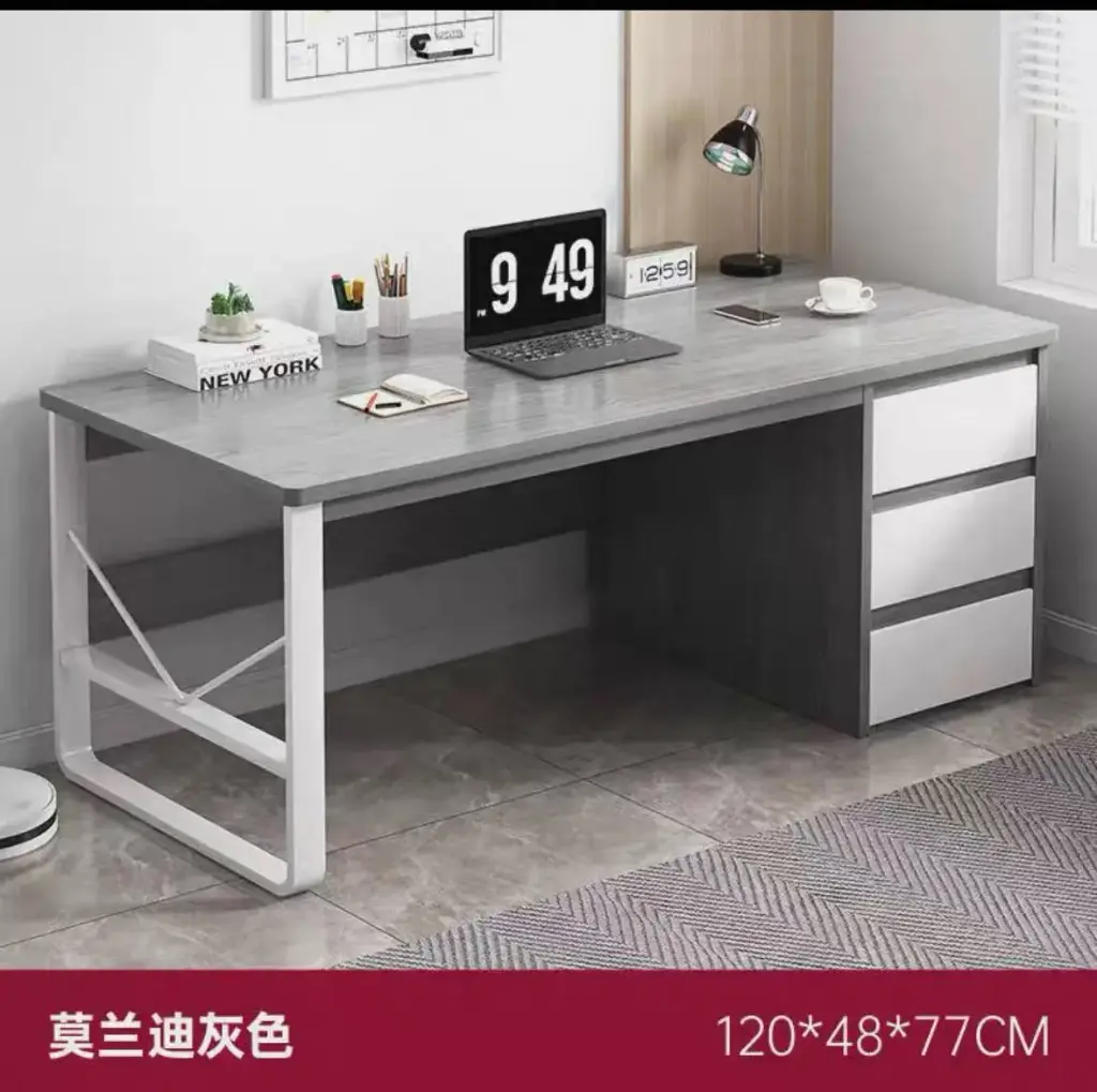 مكتب دراسي باللون السكني