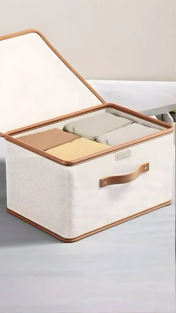 منظم ملابس لون بيج مع غطاء