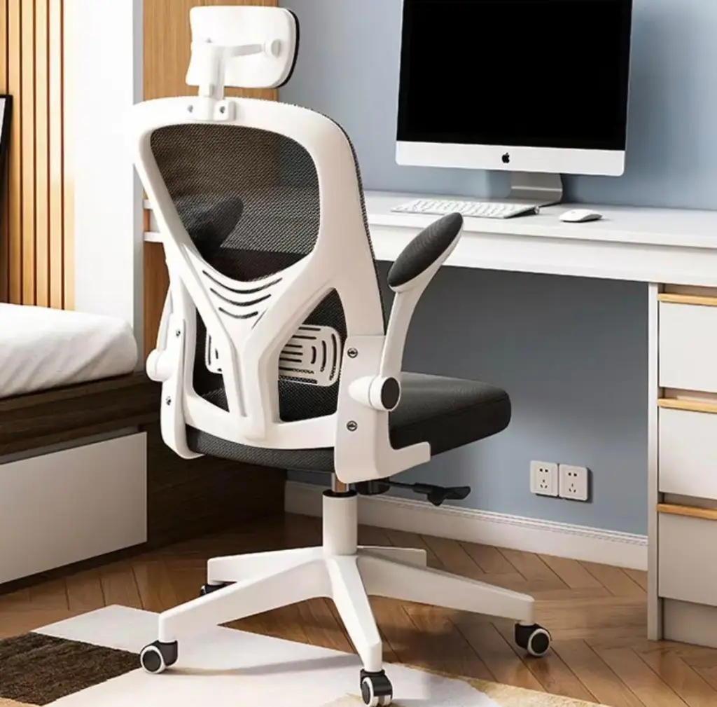 كرسي مكتب "إليت سبورت" (Elite Sport) المريح بتصميم أبيض وأسود ديناميكي: راحة، أناقة، وأداء لا مثيل له 🏎️💨