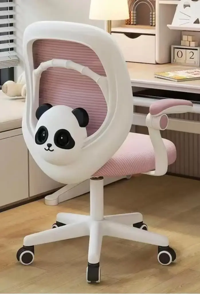 🪑 كرسي الدراسة المريح "باندا بينك" (Panda Pink) للأطفال: صحة، مرح، وأصدقاء جدد في رحلة النجاح 🏫🐼🌸