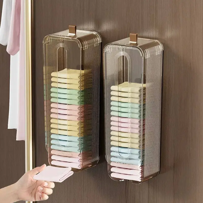 منظم للشالات والملابس الداخلية