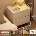 🌟 كومودينة جانبية فاخرة للسرير بلون كريمي وقاعدة معدنية ذهبية