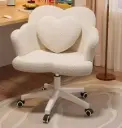 كرسي التسريحة والمكتب اللطيف "Heart-Comfort" بتصميم القلب وقماش البوكلييه الفاخر 🤍✨